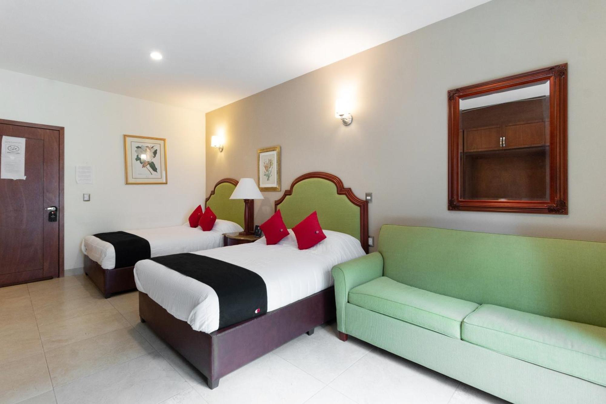 Hotel Capital O Vitale Leon